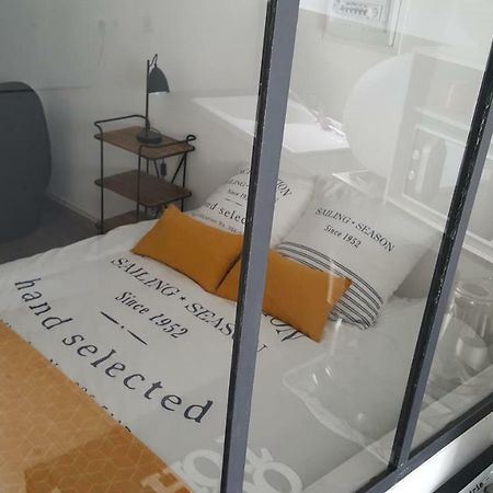 Le Petit Loft Des Thermes Rochefort  Exterior photo