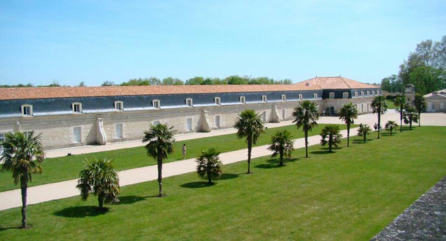 Le Petit Loft Des Thermes Rochefort  Exterior photo